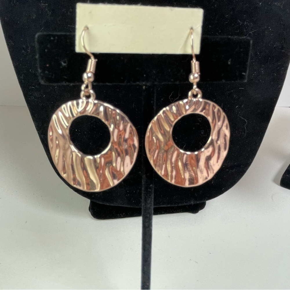 Elegant Coppery Gold-Tone Round Dangle Earrings